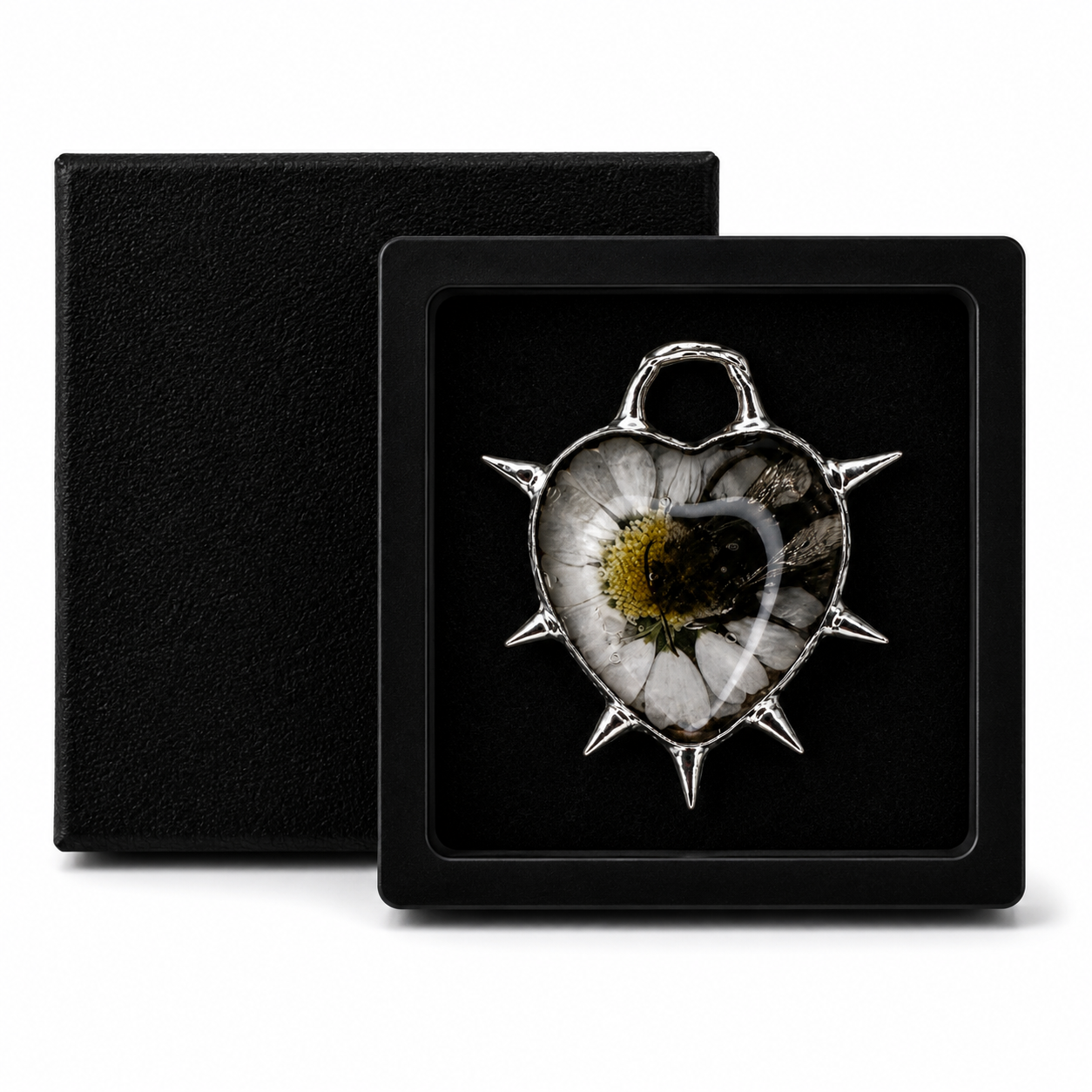 Amulet_52