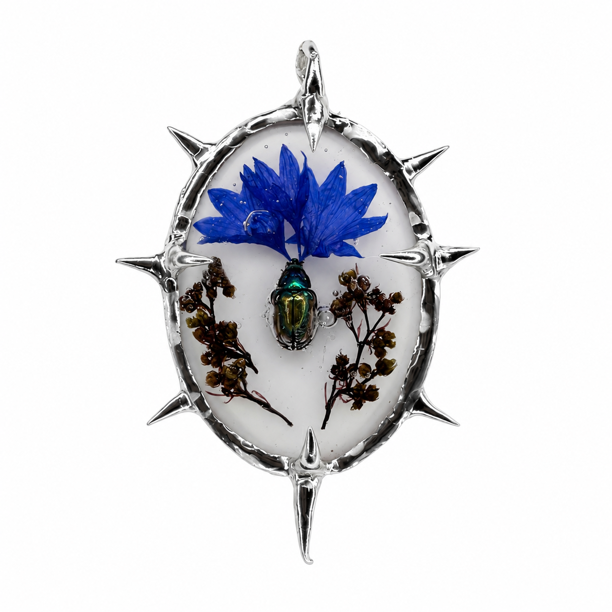Amulet_25