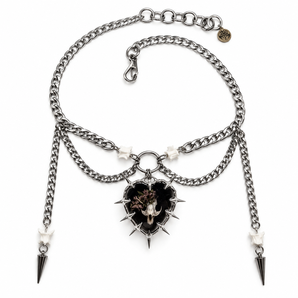 C_4 (Vole skull amulet on a choker with bones and spikes)