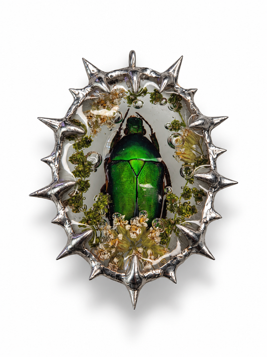 Amulet_117 / Glow In The Dark
